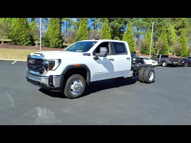 2026 GMC Sierra 3500 HD Chassis Cab Pro