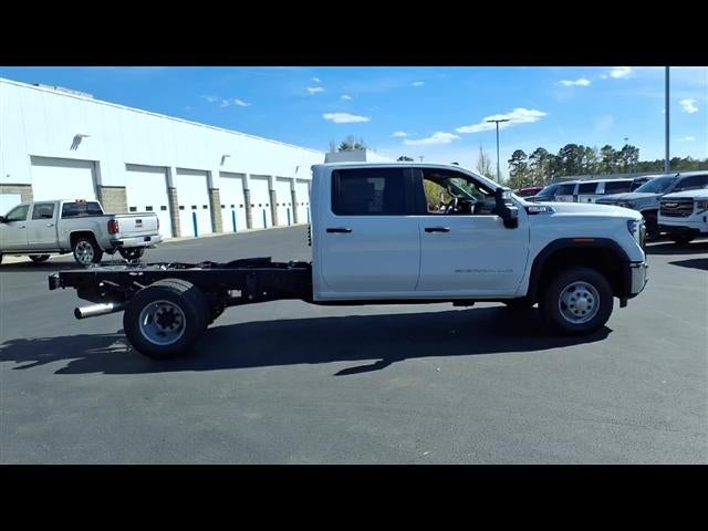 2026 GMC Sierra 3500 HD Chassis Cab Pro