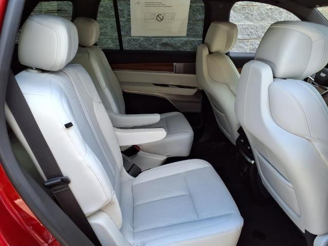 2026 Cadillac VISTIQ Base