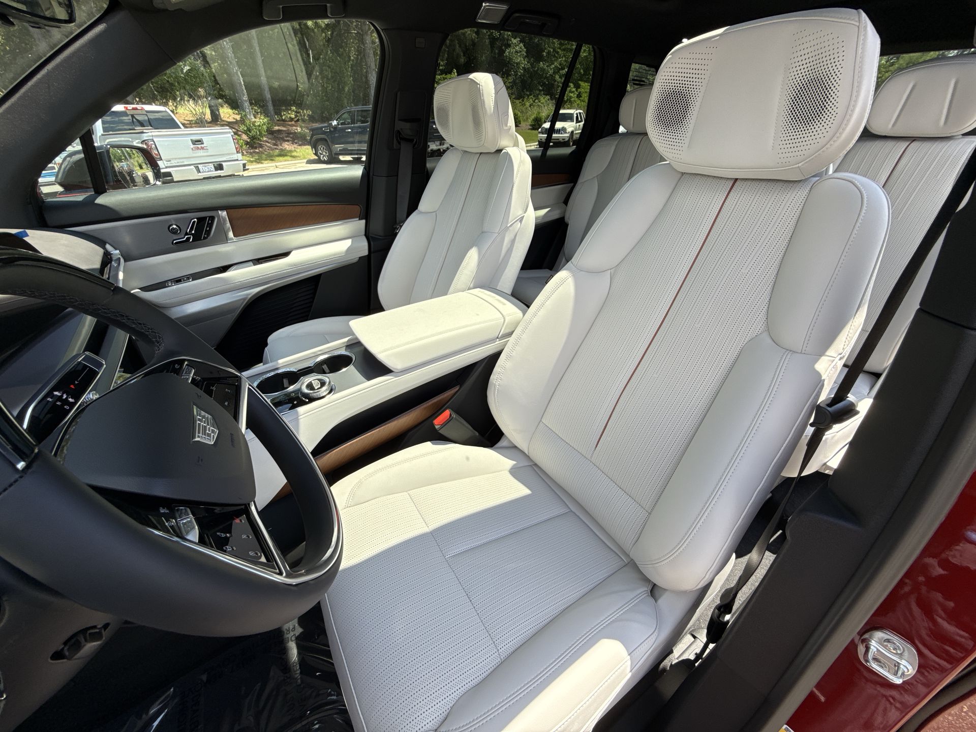 2026 Cadillac VISTIQ Base