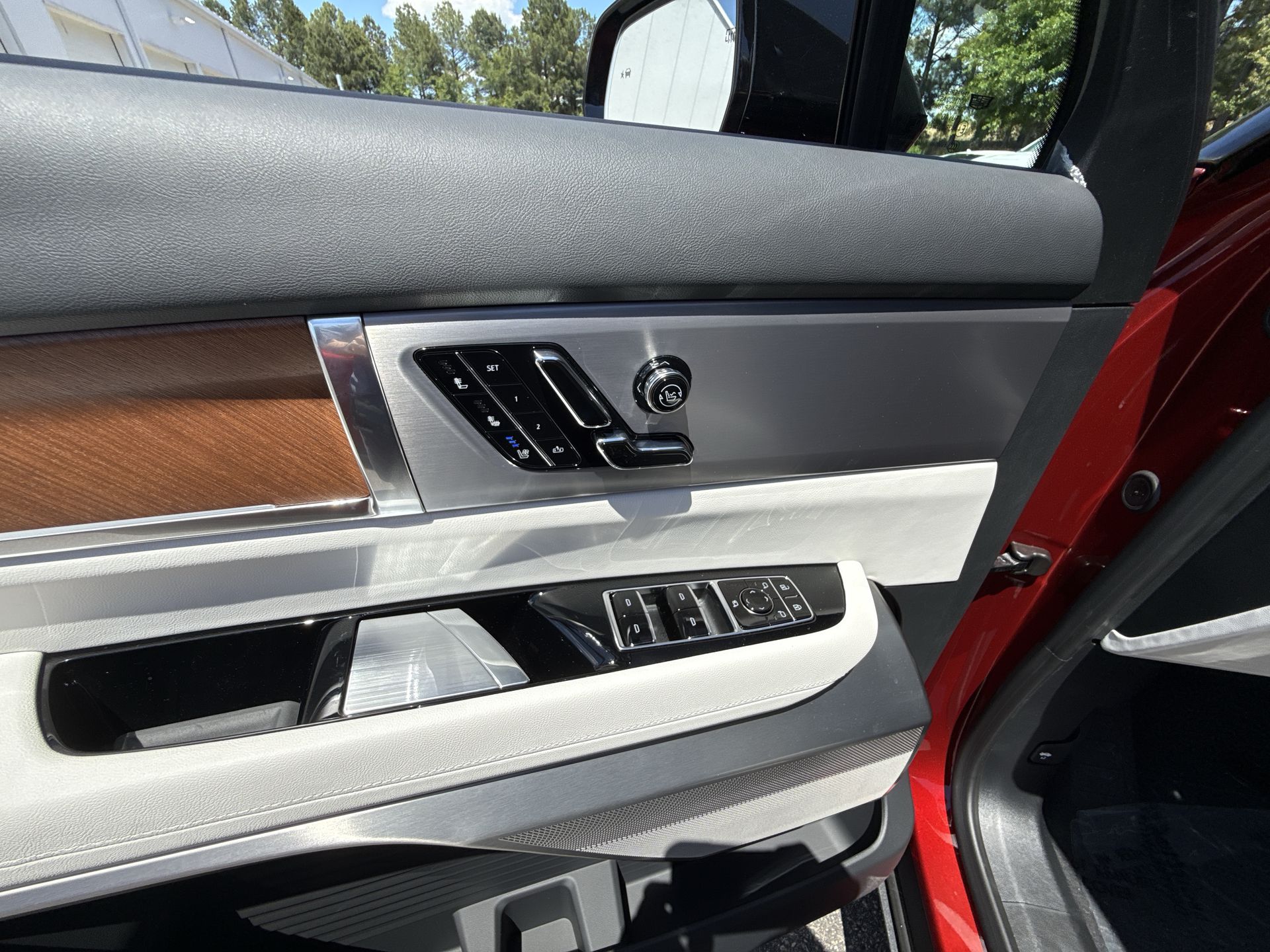 2026 Cadillac VISTIQ Base