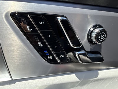 2026 Cadillac VISTIQ Base