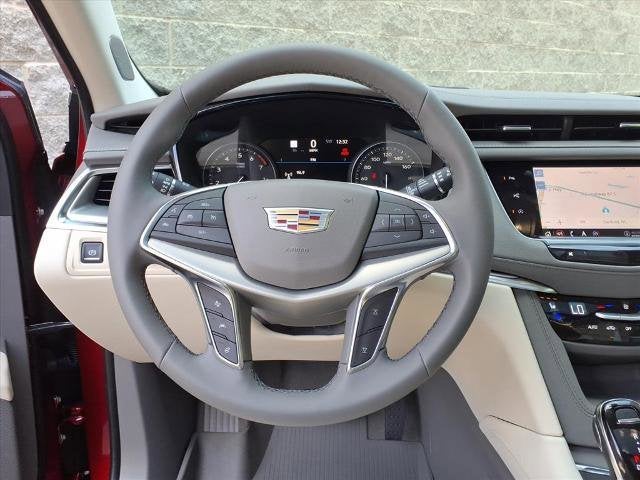 2025 Cadillac XT5 Base