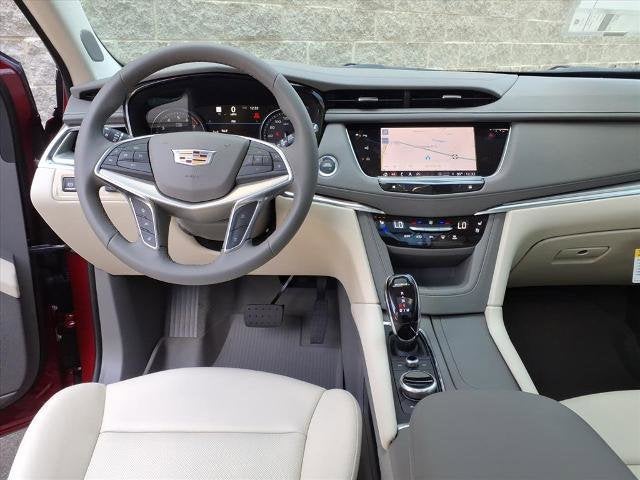 2025 Cadillac XT5 Base