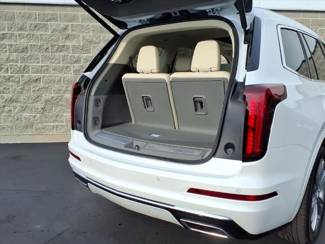 2025 Cadillac XT6 Base