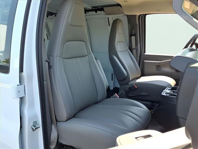 2026 Chevrolet Express Cargo 1WT