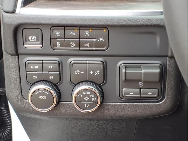 2026 Chevrolet Suburban LT - Photo 19