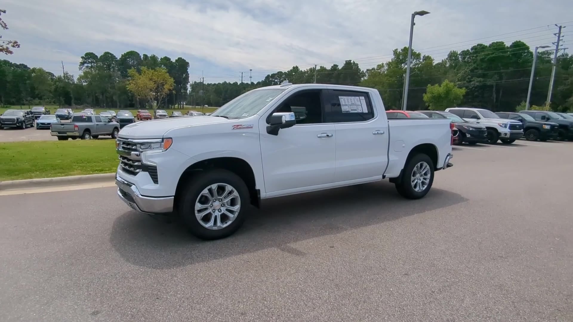 2025 Chevrolet Silverado 1500 LTZ - Photo 46