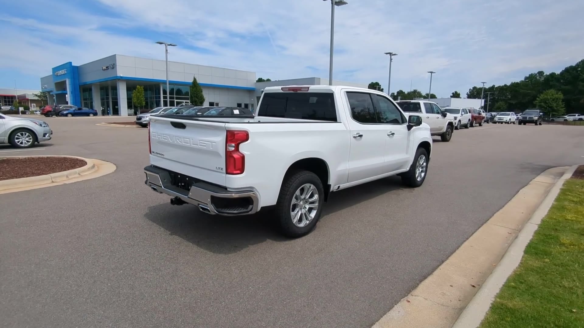 2025 Chevrolet Silverado 1500 LTZ - Photo 50