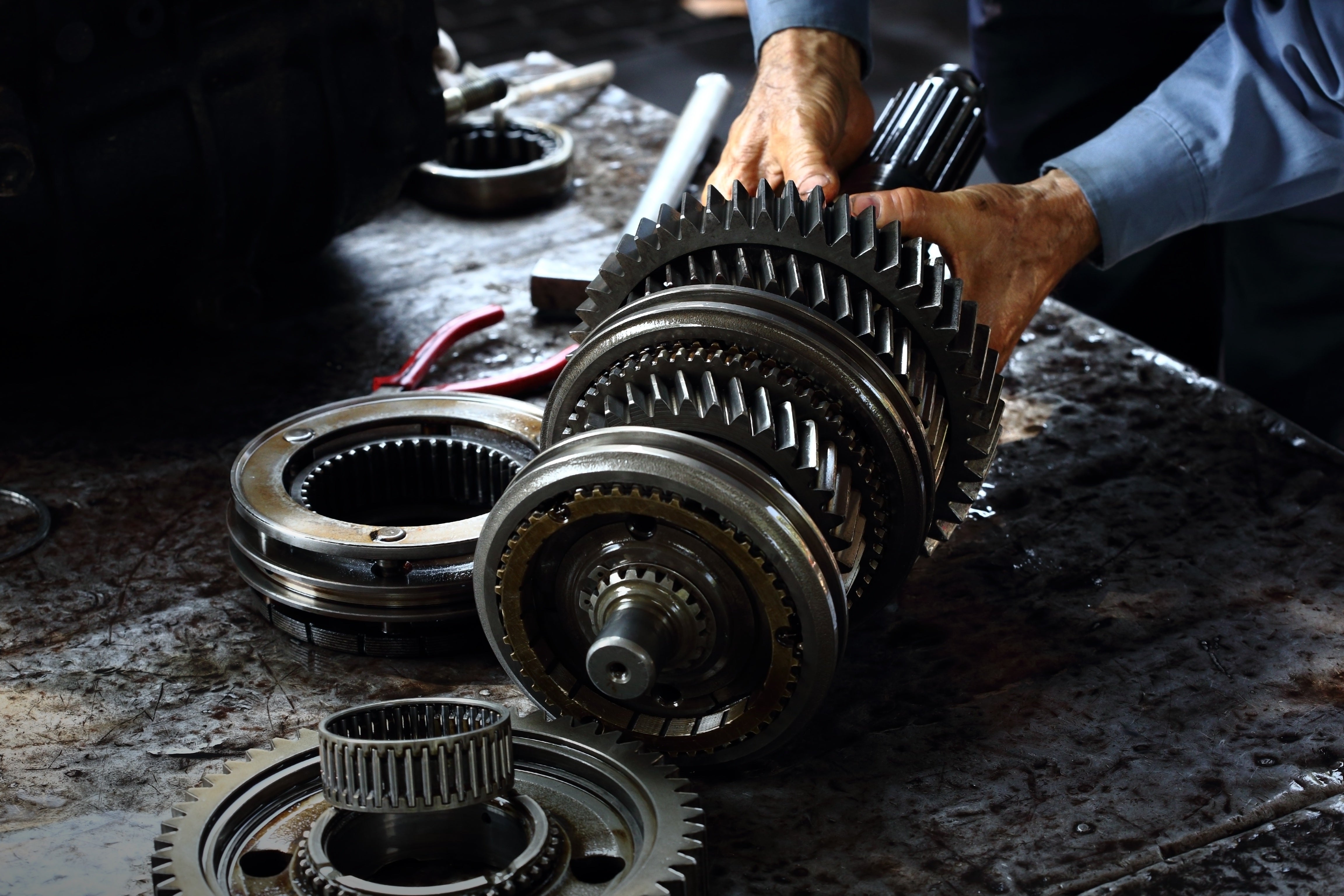 TRANSMISSION/TRANSAXLE SERVICE